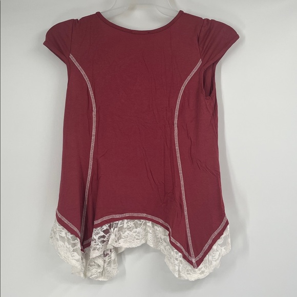 Rust Red Short Sleeve Top with White Lace Detailing - Picture 5 of 7